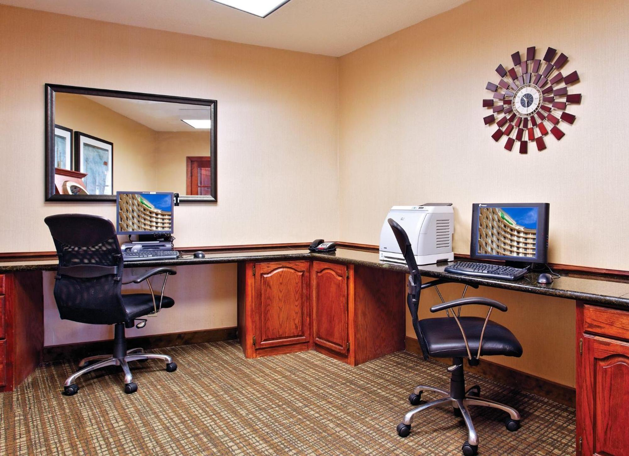 Express Market Center By Ihg 3* Dallas