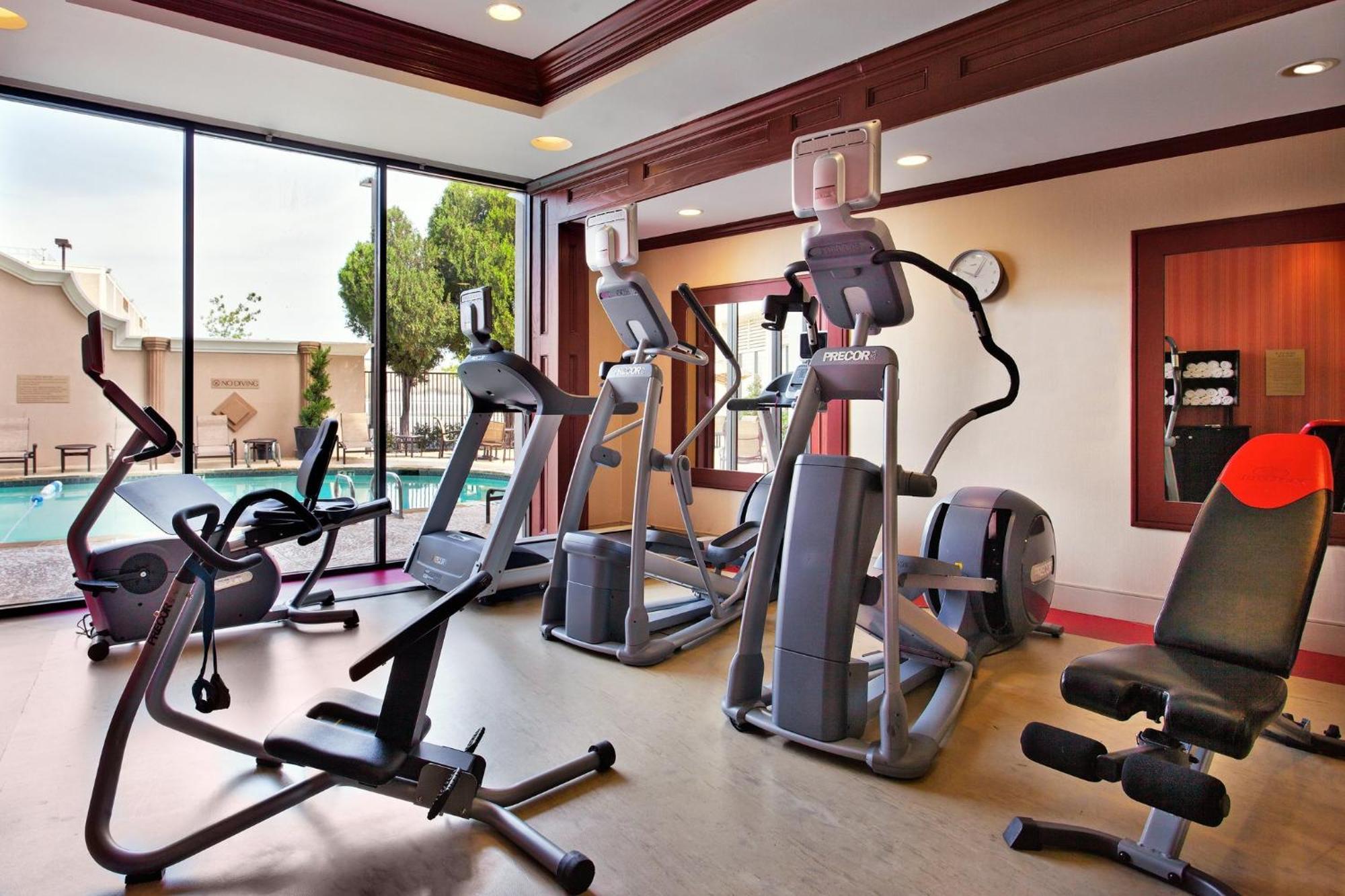 Express Market Center By Ihg Hotel 3*